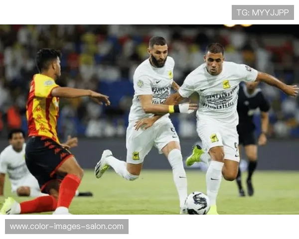 吉达联合争冠能力问题显现,对赛季走势形成制约,竞争格局面临考验 吉达联合争冠能力问题显现,对赛季走势形成制约,竞争格局面临考验